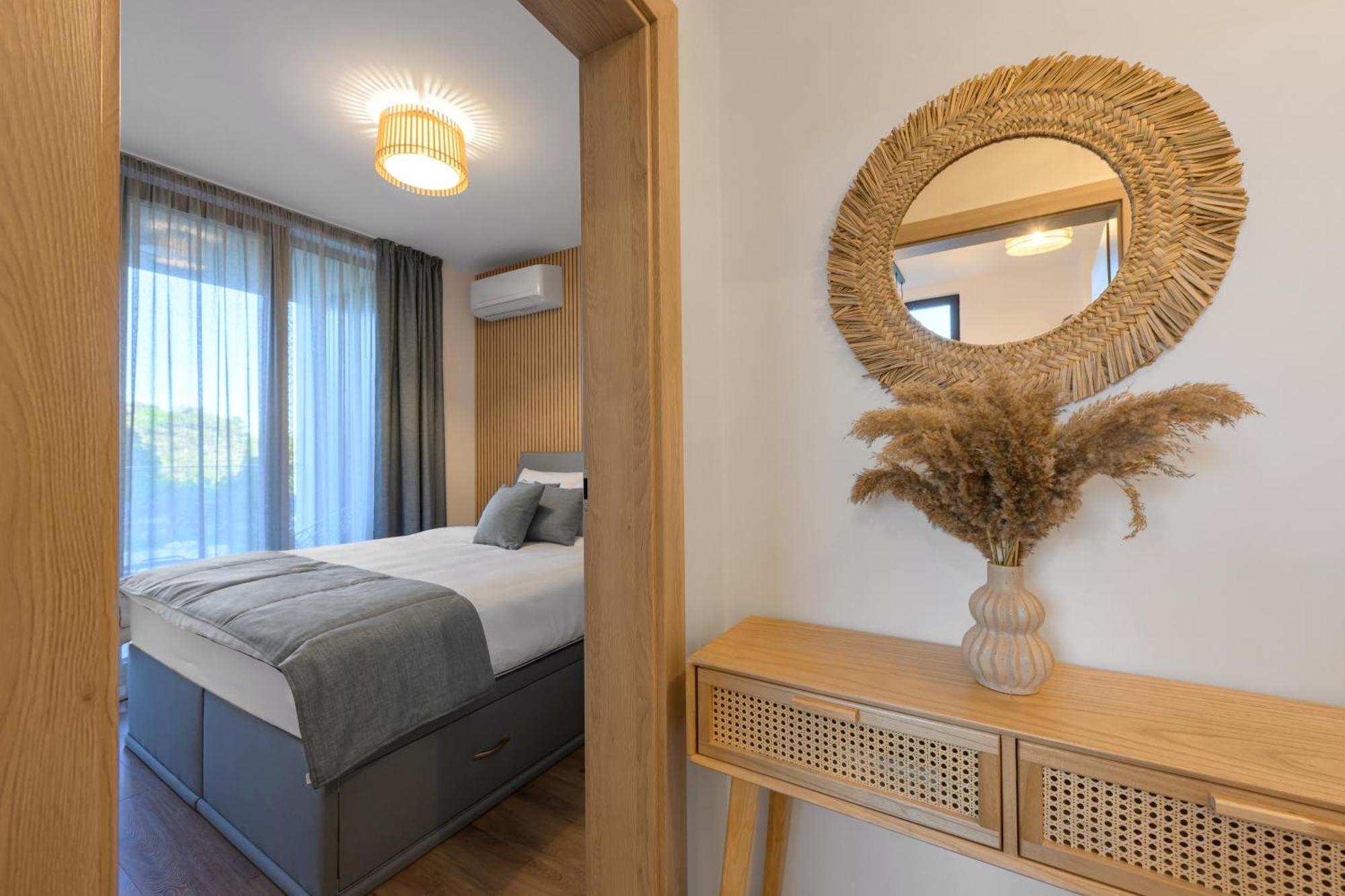 Boho Sea View One-Bedroom Pool & Spa Apartment St. Konstantin og Helena Eksteriør bilde